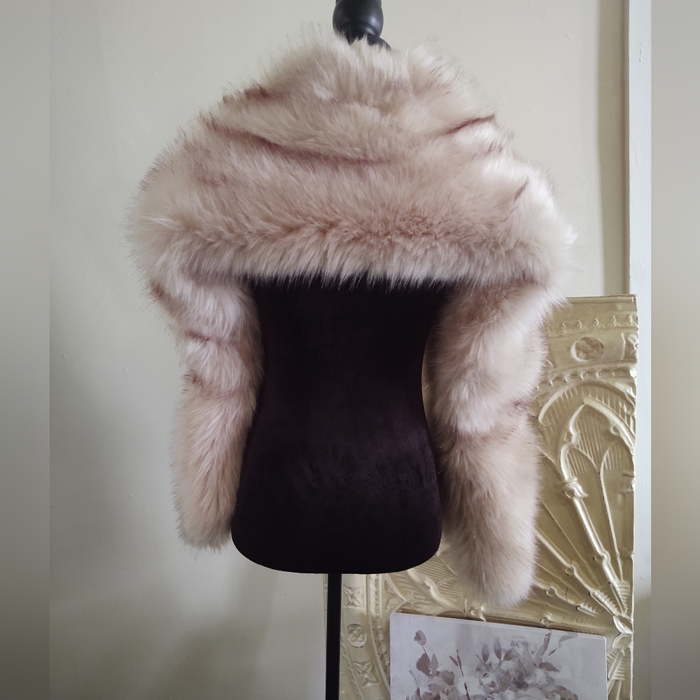 Faux-Fox Fur Cape/Wrap in White & Grey~
